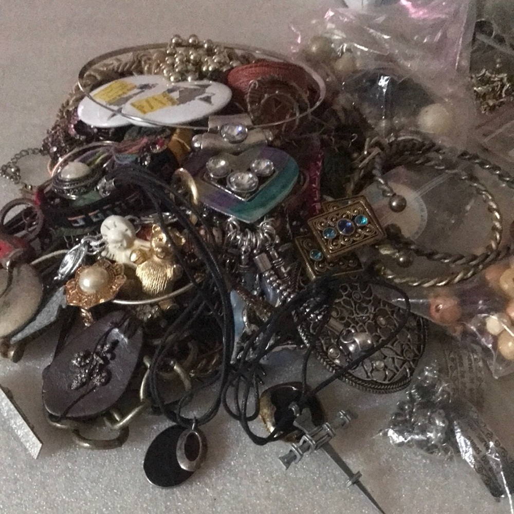 Mixed Women’s Jewelry Lot in Black, Gold and Turquoise - Unbranded